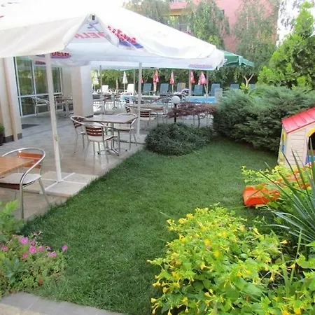Family Aurelia Hotell Slăntjev Brjag